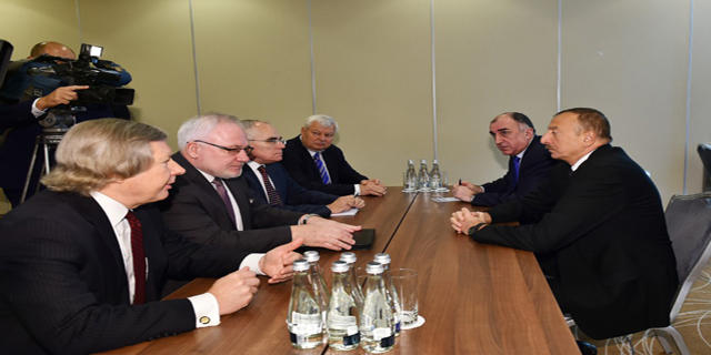 President Aliyev meets with OSCE MG co-chairs in Warsaw