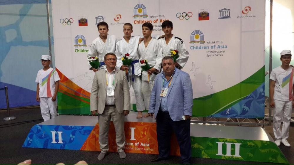 Azerbaijani judo fighter wins gold at “Children of Asia” tournament