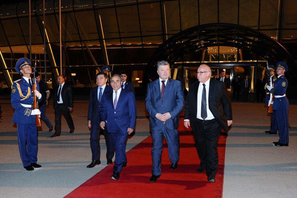 President Poroshenko ends official visit to Azerbaijan
