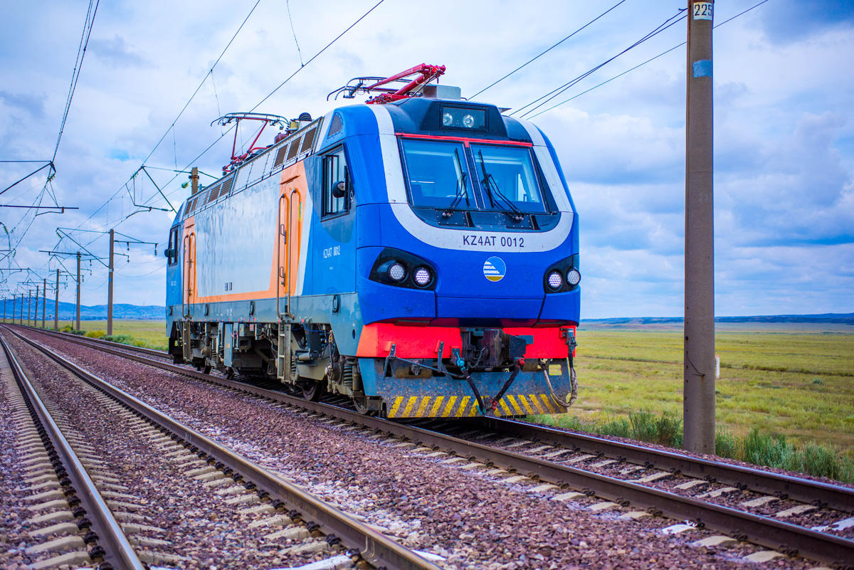 Kazakhstan eyes production of high-speed locomotives