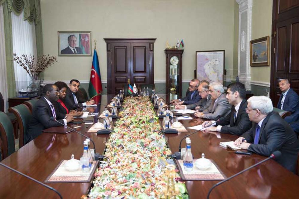 SOCAR eyes co-op with Angola