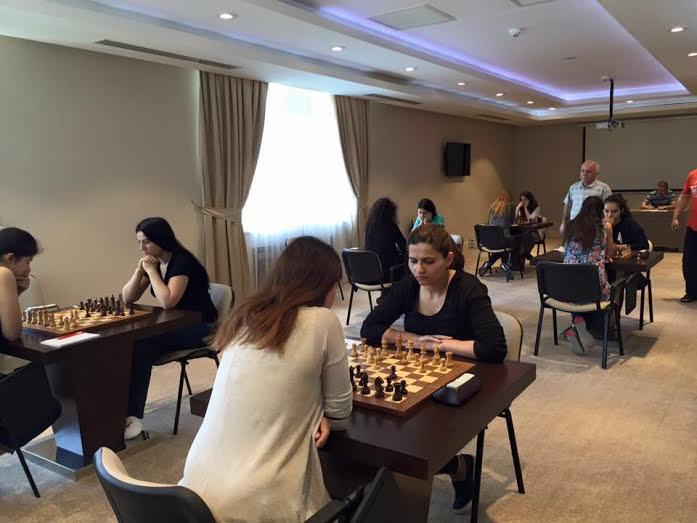 National chess players embark on training camp in Gabala