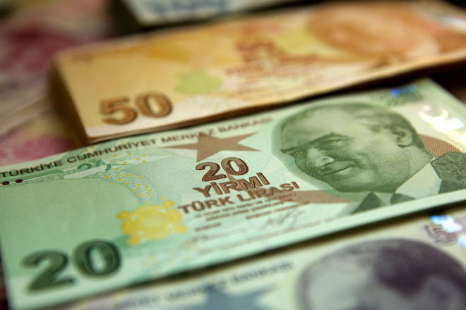 Experts say Turkish lira to further weaken