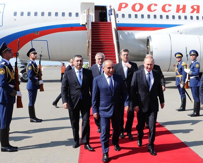Putin arrives in Azerbaijan