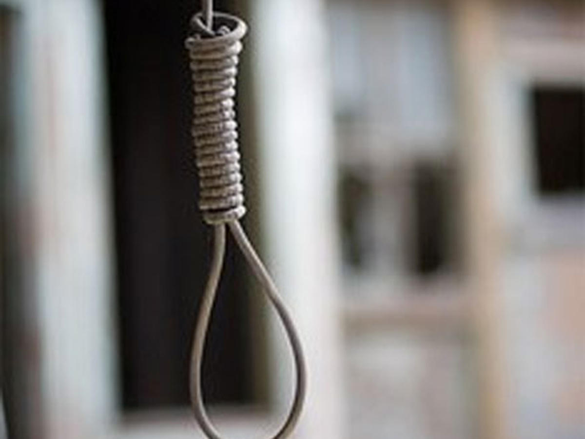 Iran publicly hangs drug smuggler & police killer