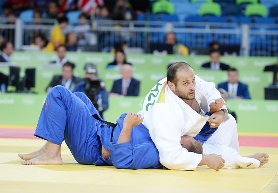 Azerbaijani judoka advances to 1/8 finals in Rio PHOTO