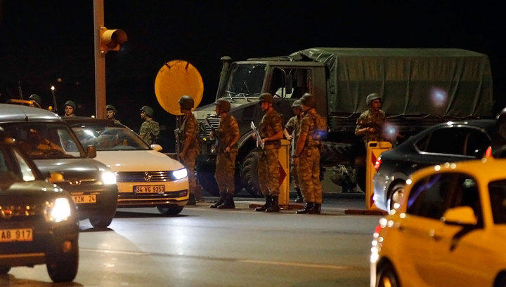 Turkey: 162 servicemen fled from country