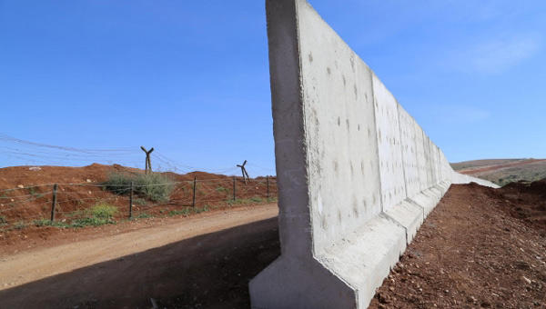 Turkey builds 239-mile wall on  border with Syria