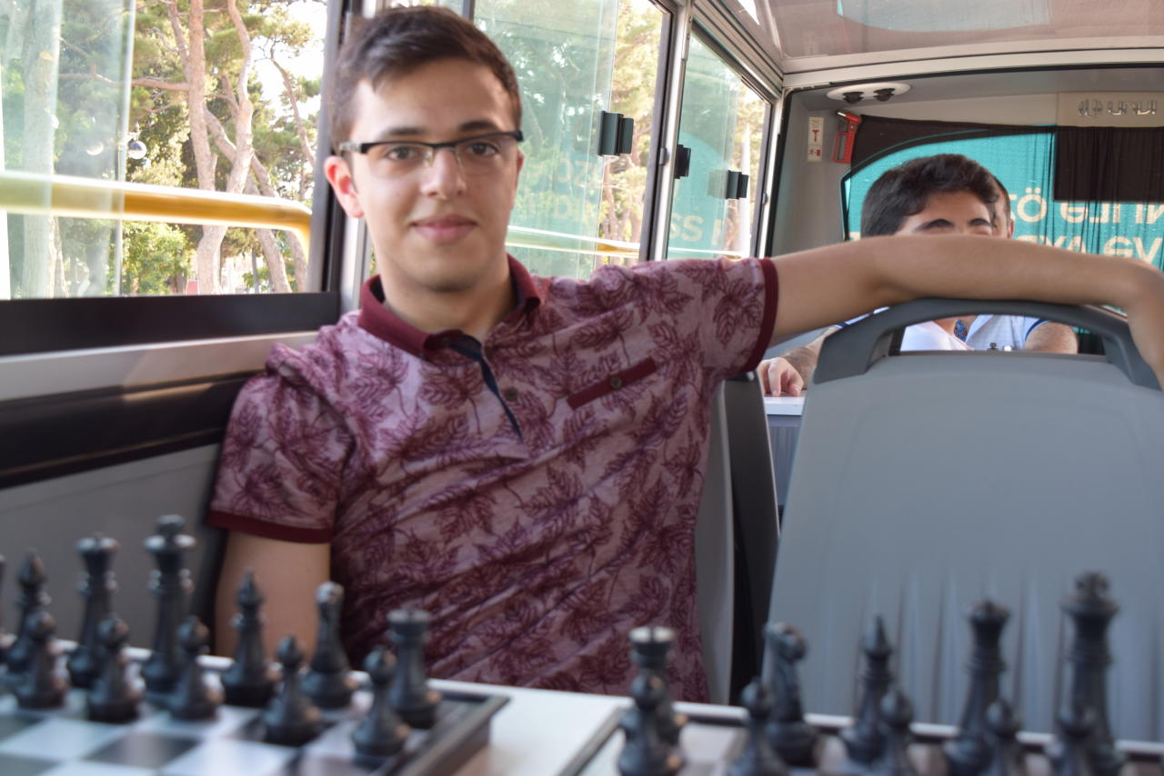 Chess buses launched in Baku