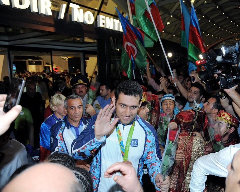 Azerbaijan's record-breaking Olympics team returns home from Rio [UPDATE] [ PHOTO]