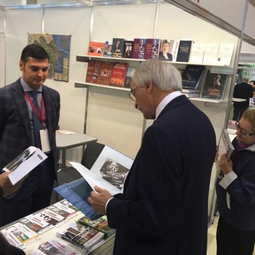 Azerbaijan joins Int’l book fair in Moscow [PHOTO]