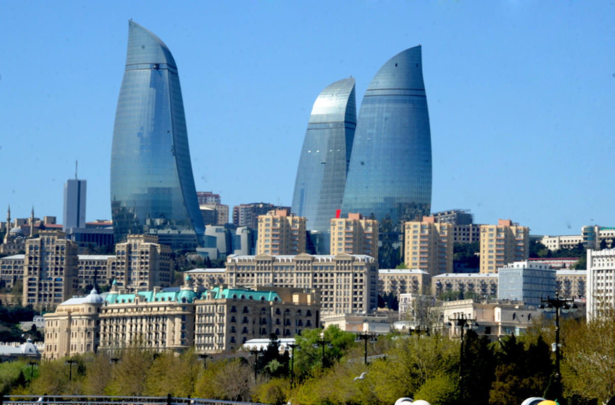 Changeable cloudy weather to stay in Baku