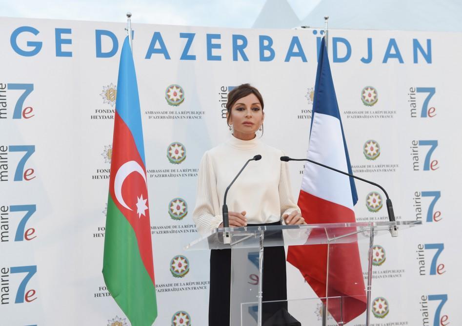 Mehriban Aliyeva visits opening ceremony of "Azerbaijani town" in Paris [ UPDATE / PHOTO ]