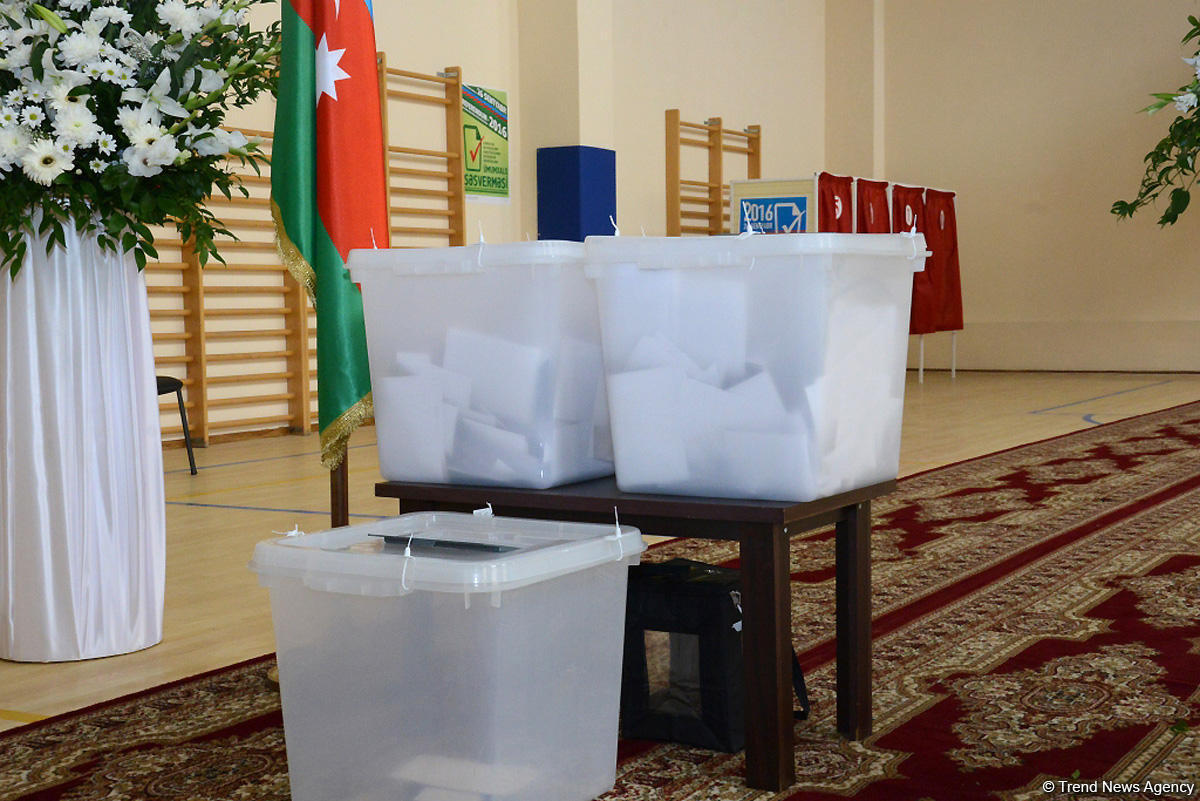 Azerbaijani people vote for changes and amendments to Constitution