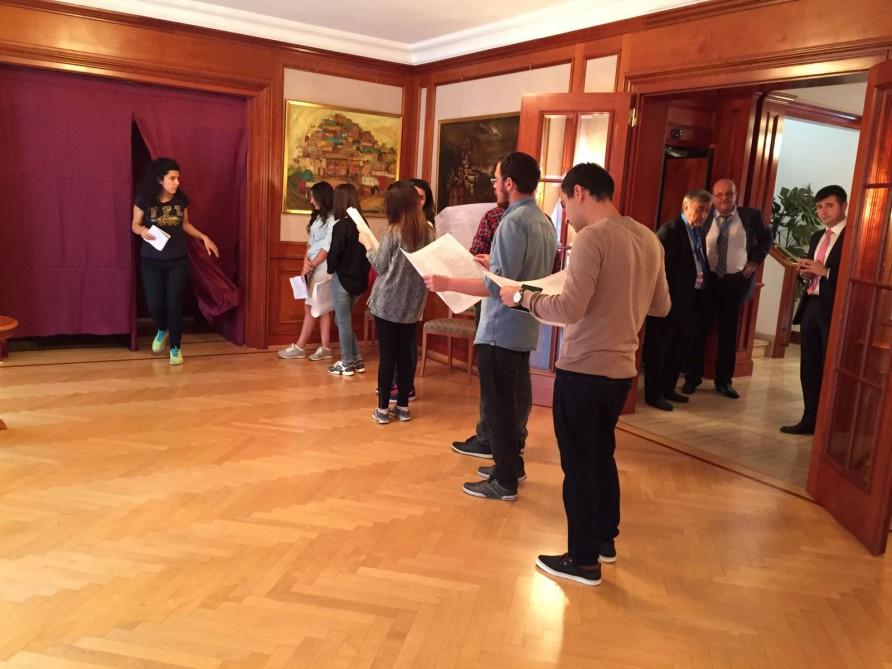 Voter turnout high at Azerbaijan`s Embassy in Vienna [PHOTO]