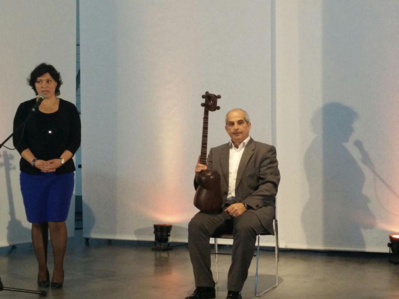 Azerbaijani tar virtuoso performs in Germany [PHOTO]