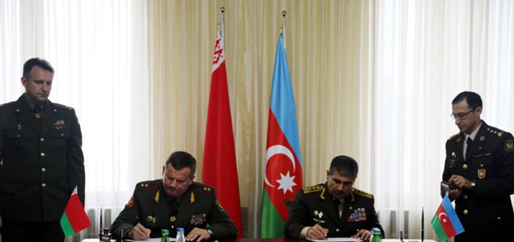 Azerbaijani, Belarusian defence ministries ink cooperation plan [PHOTO]