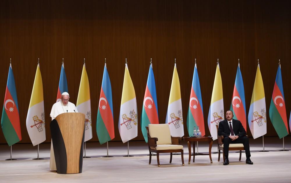 Pope Francis hopes int'l community to help with Karabakh issue