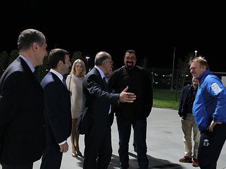 Steven Seagal watches Azerbaijani football team’s training