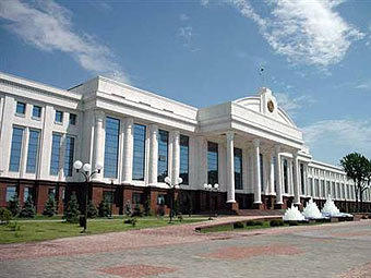 Uzbek Senate ratifies convention on freedom of association