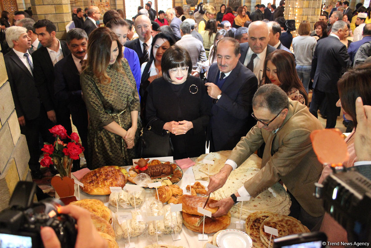 Int'l Bread Festival starts in Baku [PHOTO]
