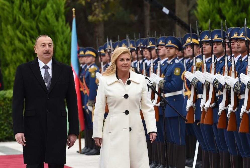 Croatian president officially welcomed in Baku [UPDATE/ PHOTO]