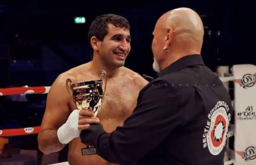 Azerbaijani kickboxer knocks out Armenian rival [PHOTO]