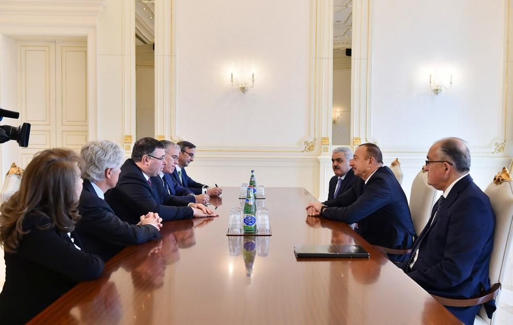 President Aliyev receives Total CEO [PHOTO/UPDATE]