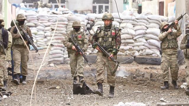 Turkish serviceman killed in Syria
