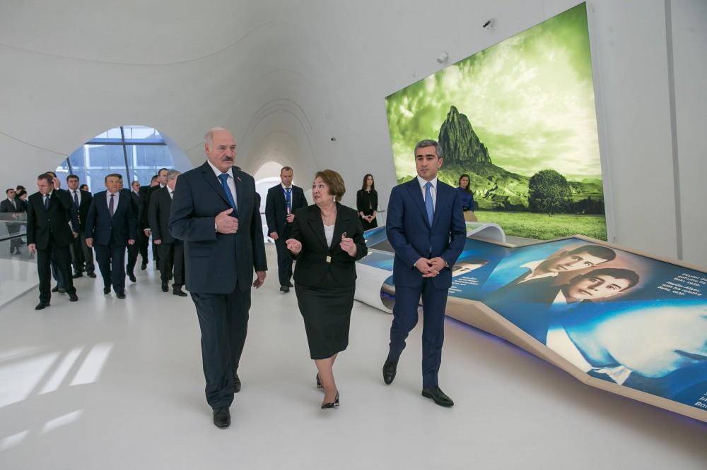 Belarus president visits Heydar Aliyev Center [PHOTO]