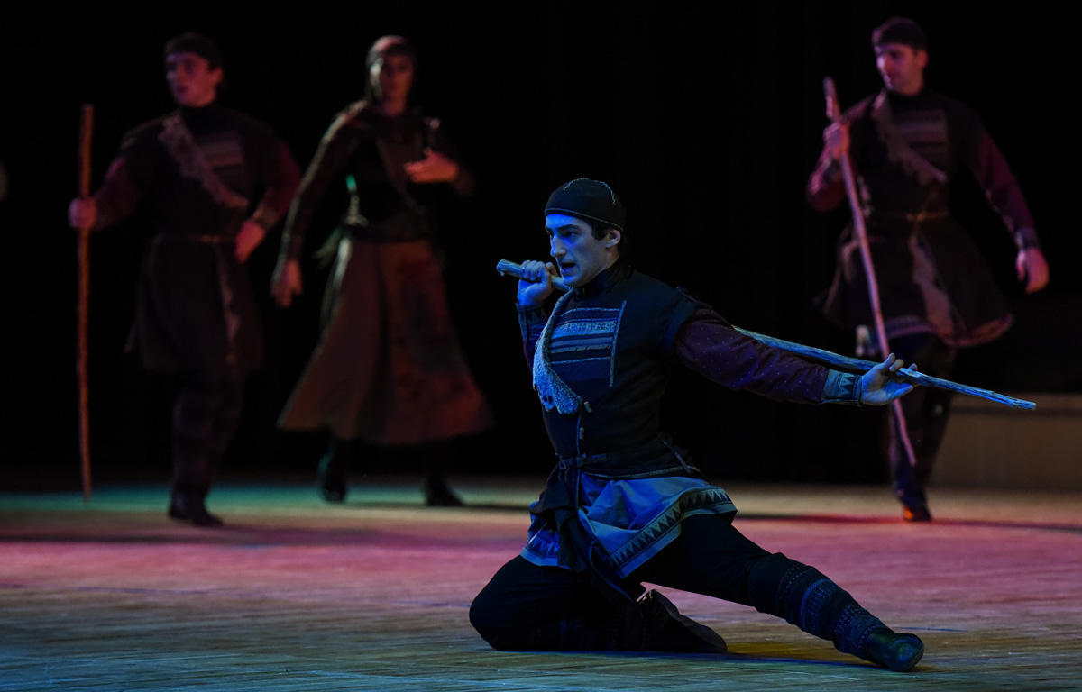 Beautiful Georgian songs and dances [PHOTO]