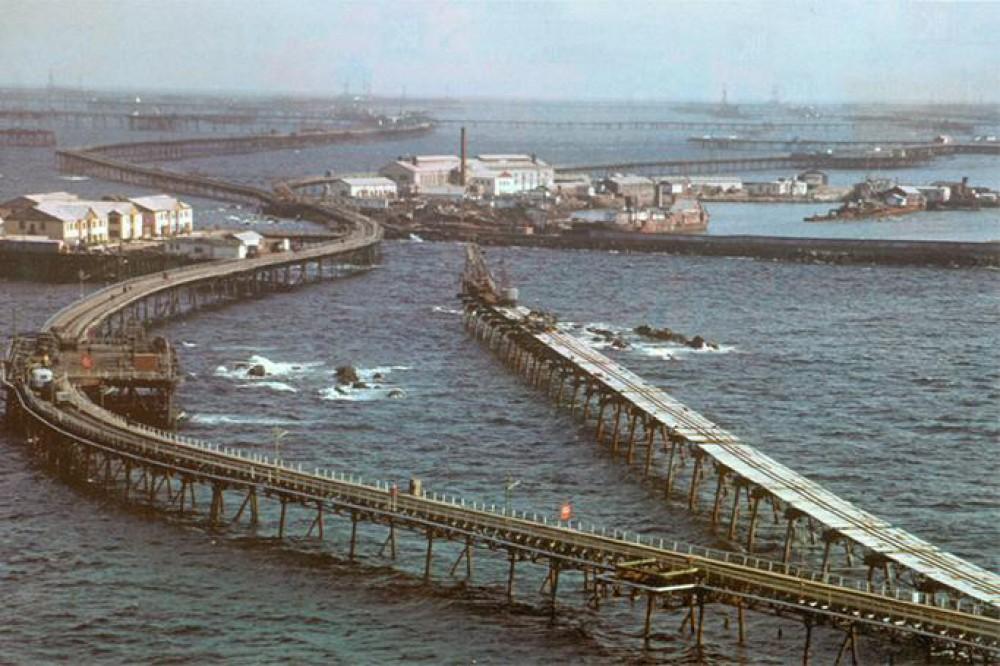 10 oilfield workers missing after incident in Caspian Sea [UPDATE]