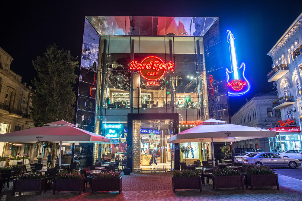 Hard Rock Cafe Baku hosts grand opening party with live performance by Marky Ramone [PHOTO]