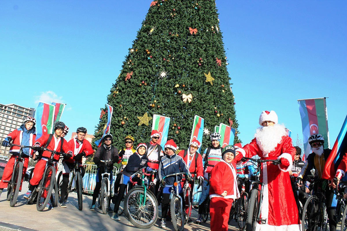 Charity bike ride in heart of Baku [PHOTO]