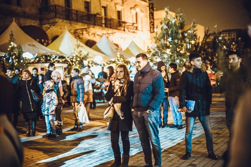 "Winter fortress" delights Baku residents [PHOTO]