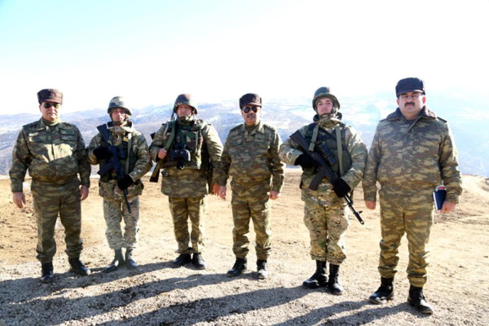 Defense minister visits military units on frontline [PHOTO]