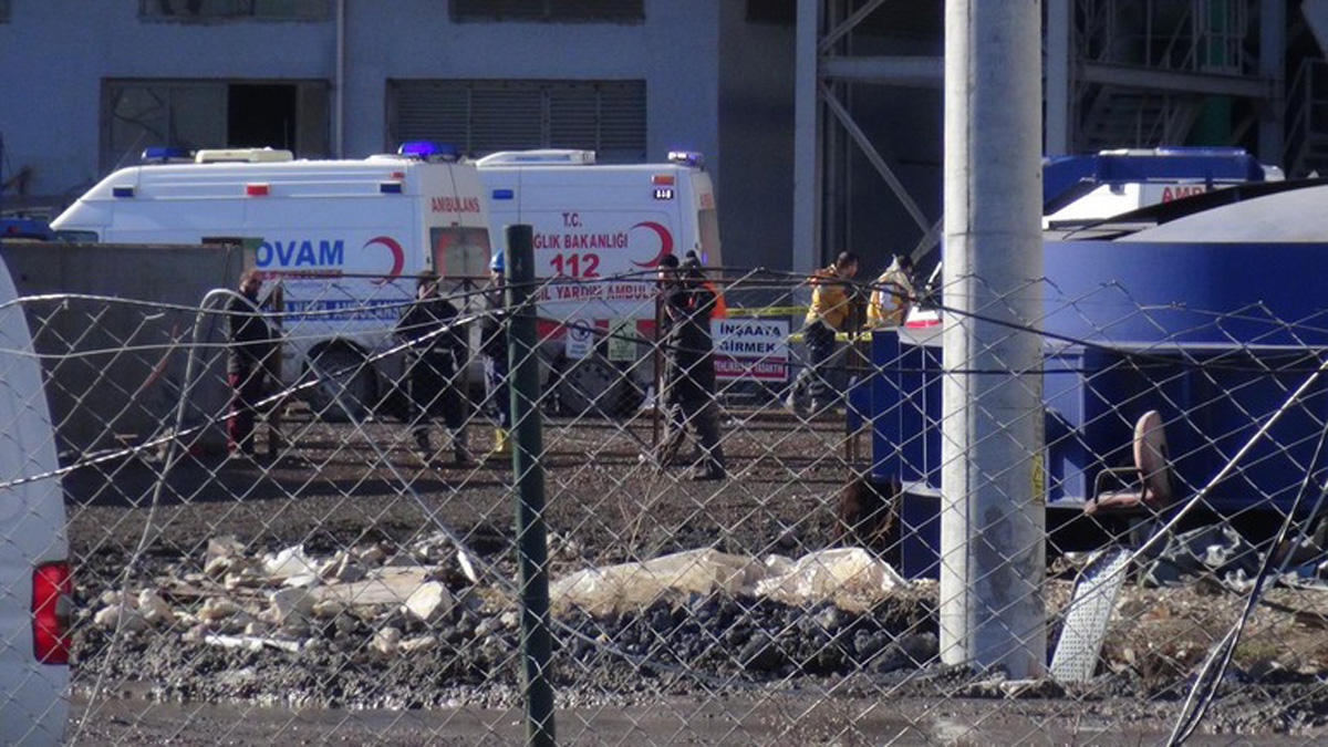 Blast at waste metal plant in Turkey [PHOTO]