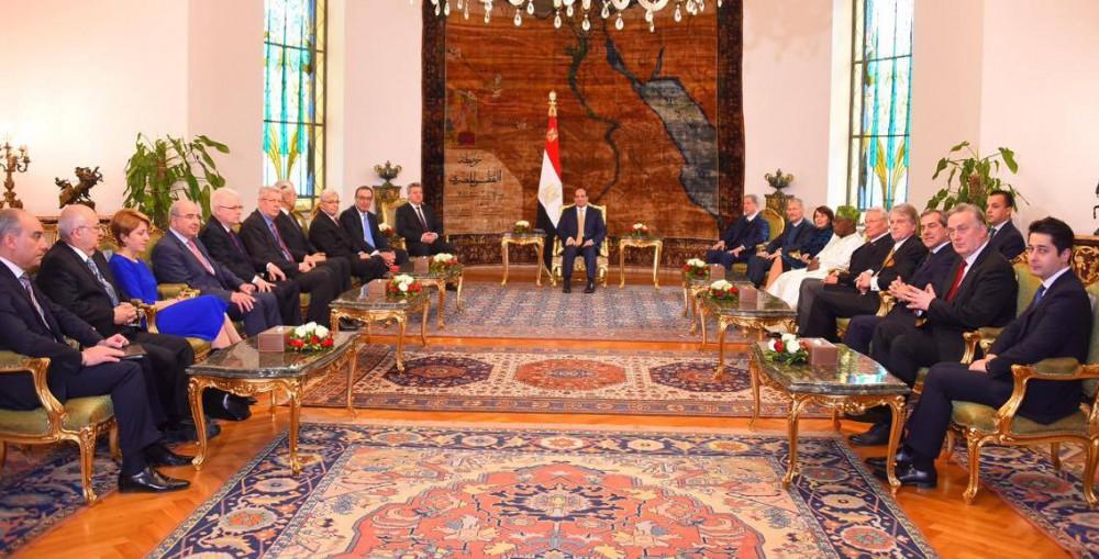 Egyptian President receives Nizami Ganjavi Int'l Center award [PHOTO]