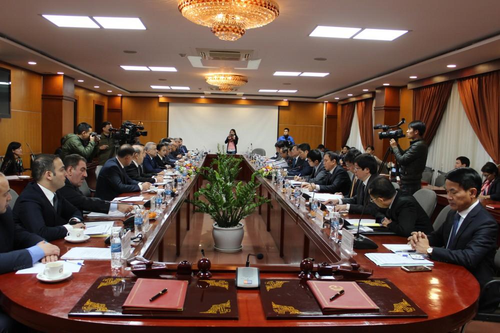 Azerbaijan, Vietnam Intergovernmental Commission holds first meeting in Hanoi [PHOTO]