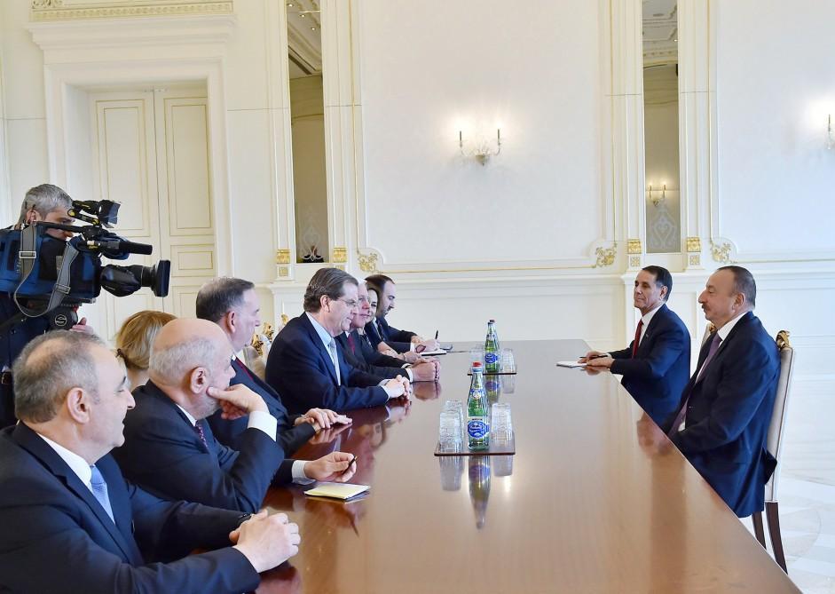 Ilham Aliyev receives delegation led by president of American Jewish Committee [PHOTO]