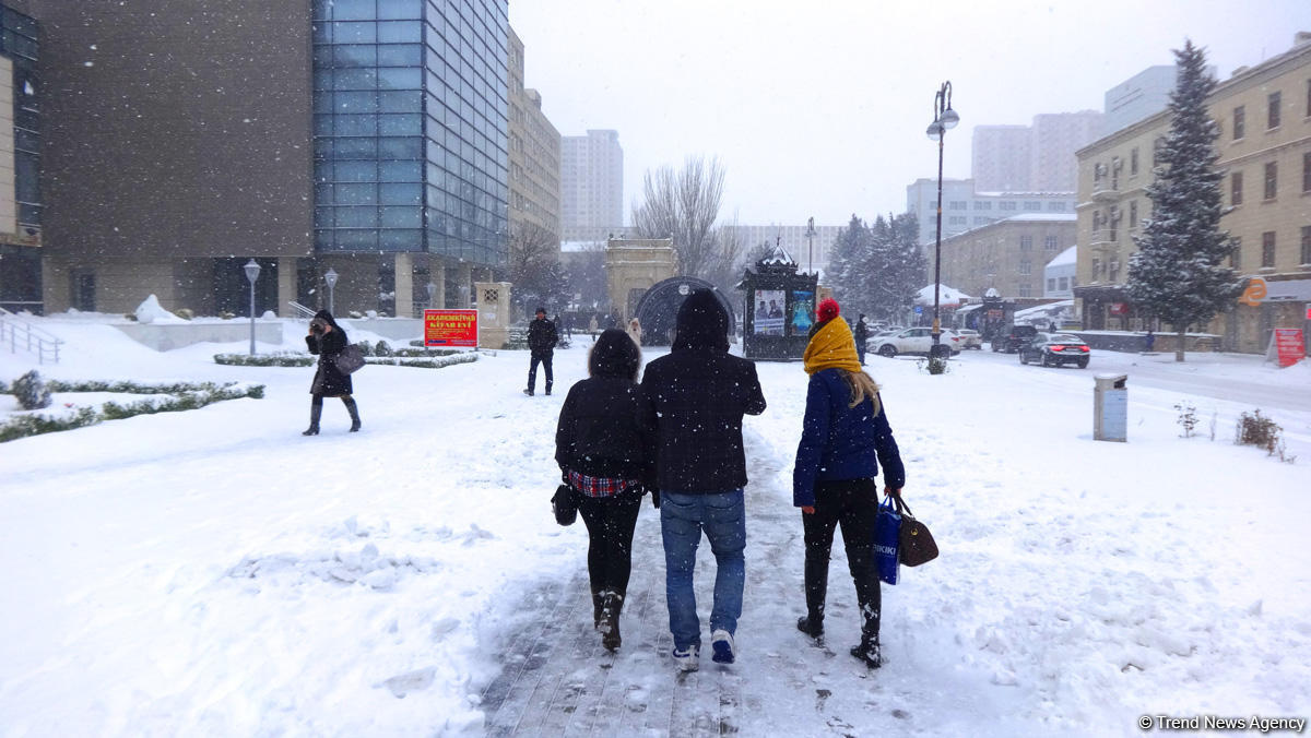 Beautiful pics of Baku covered in Snow [PHOTO]