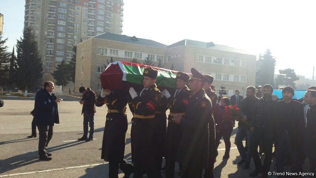 Army bids farewell to brave soldier in Baku - Gallery Image