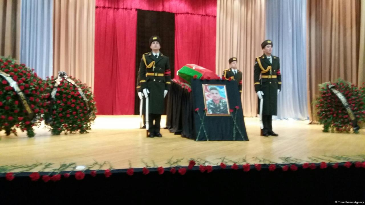 Army bids farewell to brave soldier in Baku