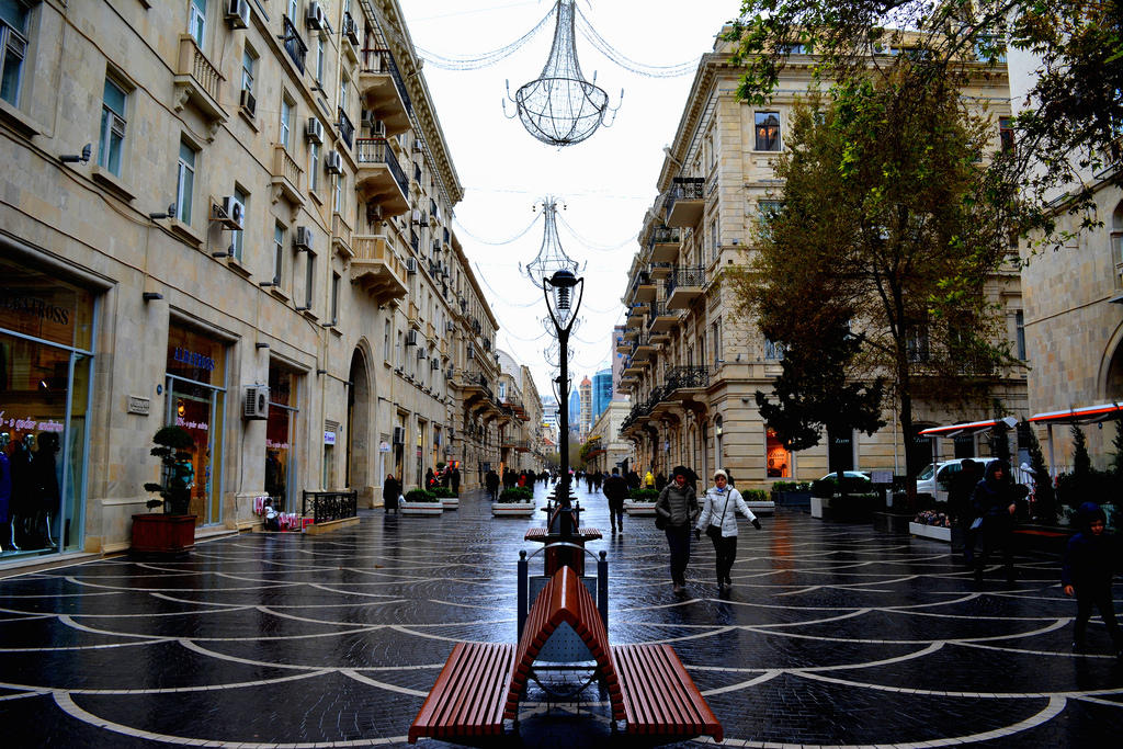 Baku awaits rainy weather