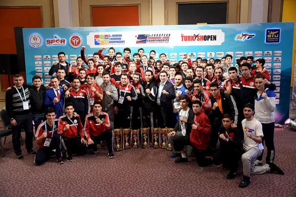 Taekwondo fighters win 10 medals in Turkey [PHOTO]