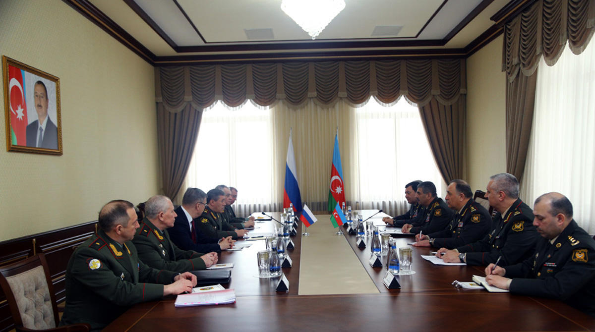 Azerbaijani minister meets with chief of Russian general staff [PHOTO]