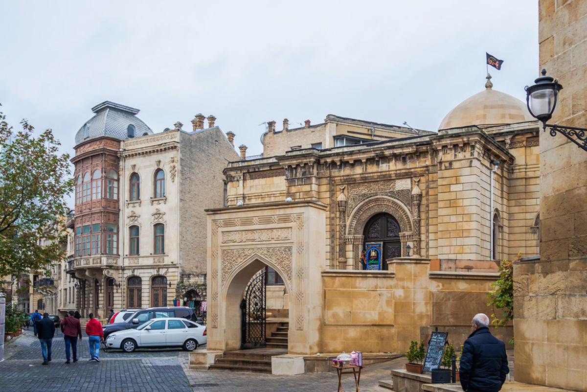 Tourists thrilled with Baku`s beauty [PHOTO]