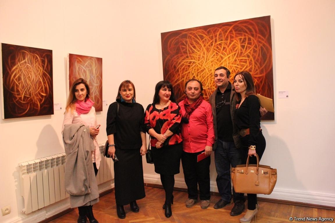 American artist displays his works in Baku [PHOTO]