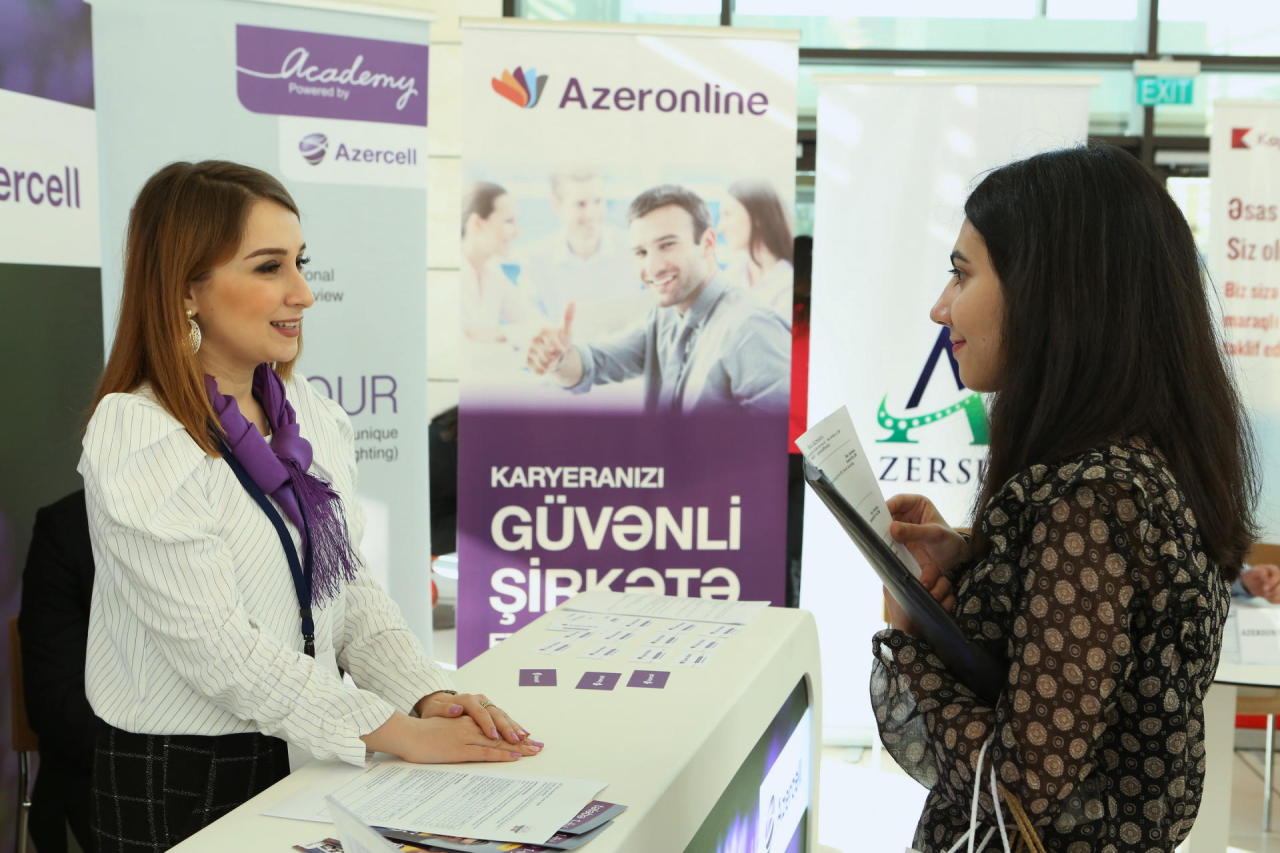 Azercell joins Career Fair [PHOTO]