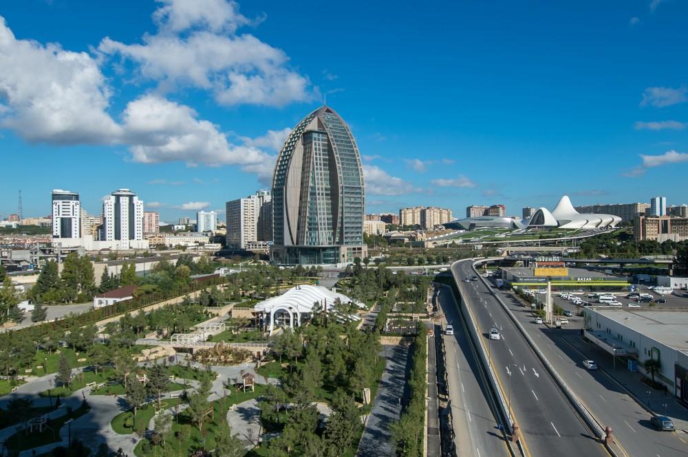 Baku : A city of contrasts [PHOTO]